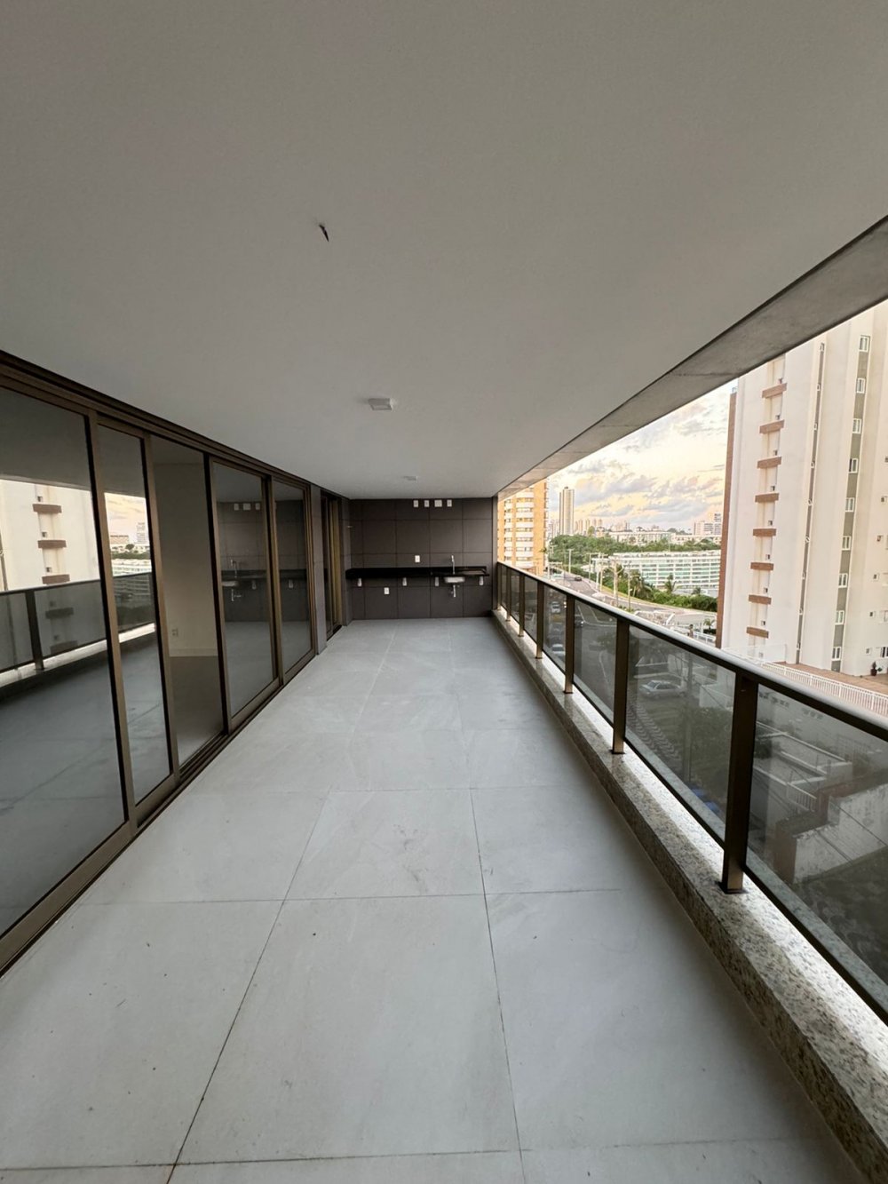 Apartamento Alto Padro - Venda - Barra - Salvador - BA